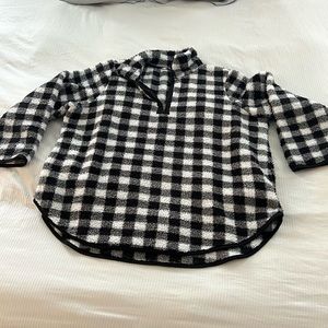 Sherpa quarter zip with pockets